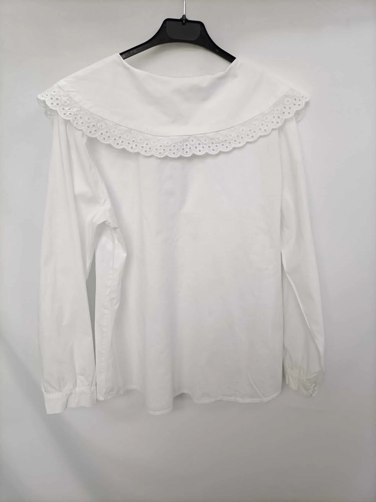 AMEE. Blusa blanca cuello bebe con encaje Tu (ml)