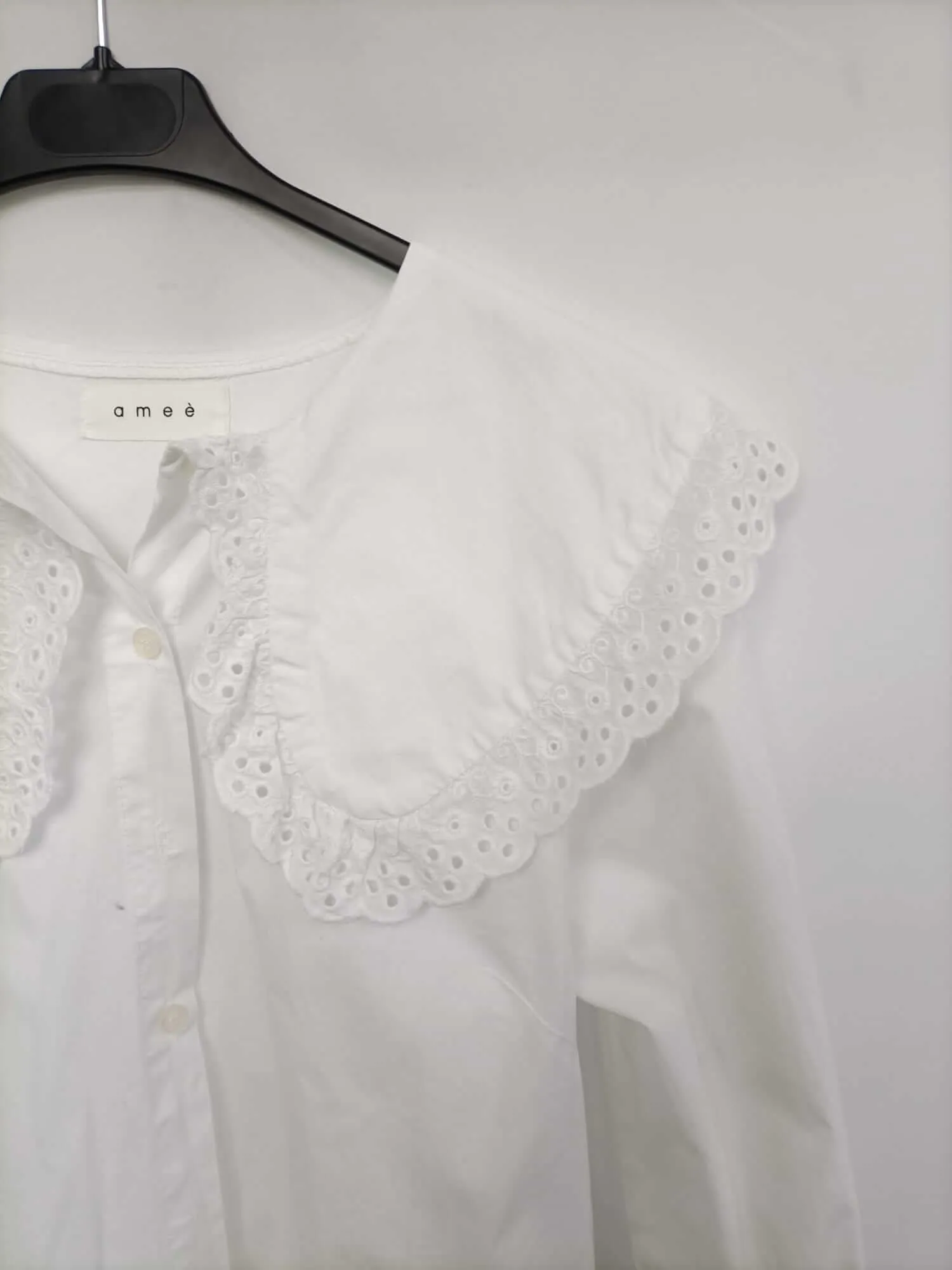 AMEE. Blusa blanca cuello bebe con encaje Tu (ml)