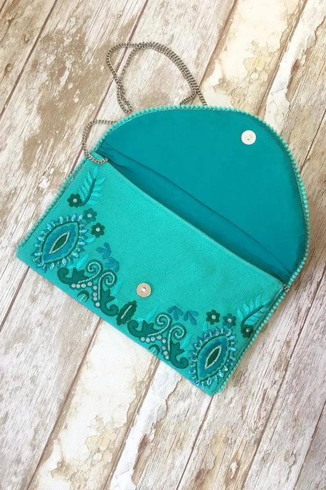 Bolso boho tipo sobre verde turquesa - INDIA