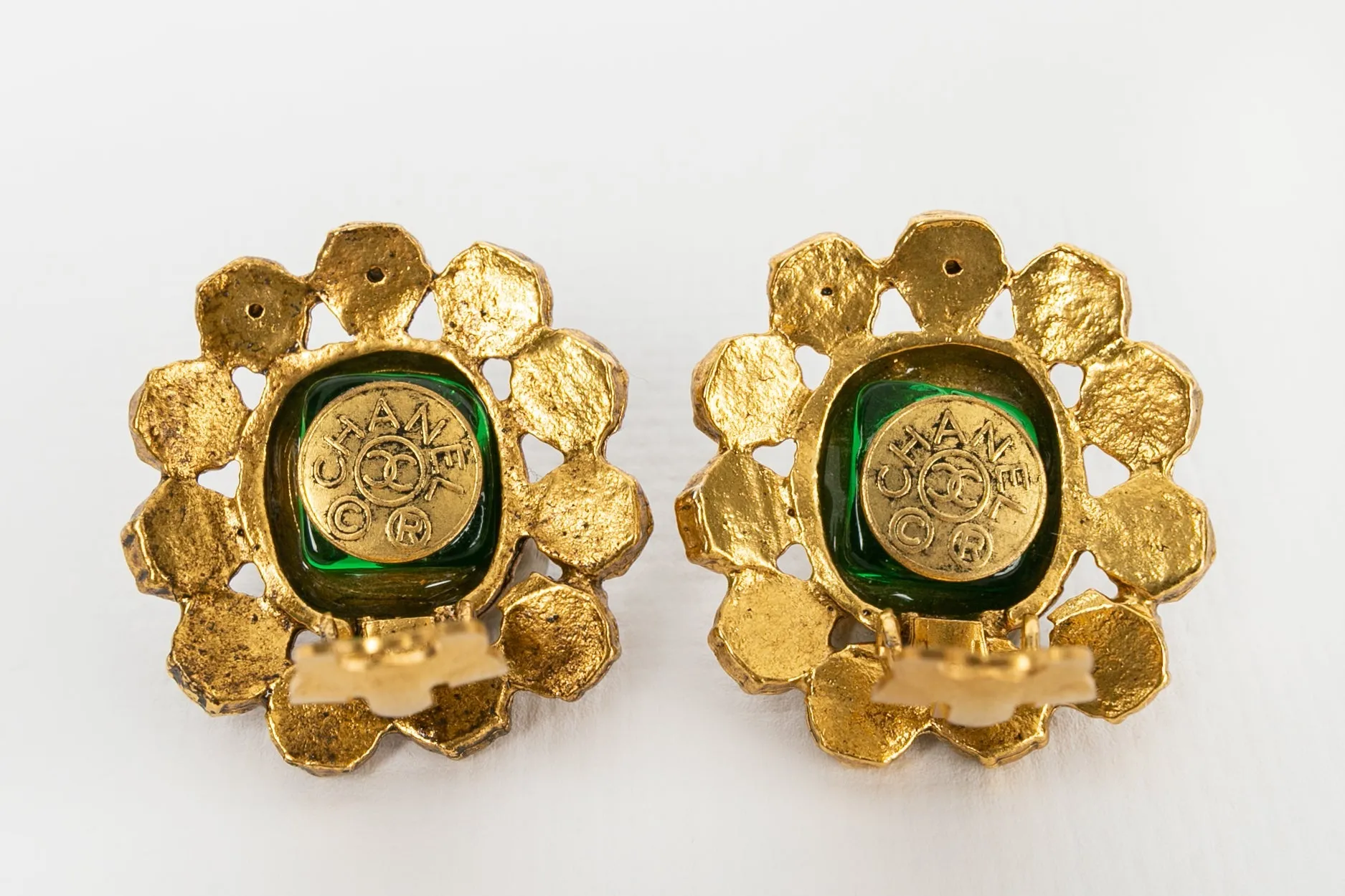 Boucles d'oreilles baroque Chanel