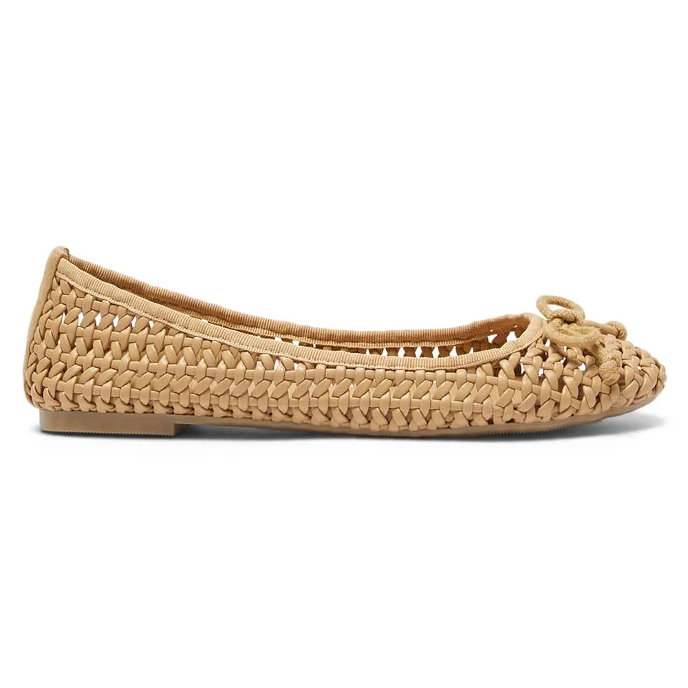 Sloane Flat in Caramel Weave