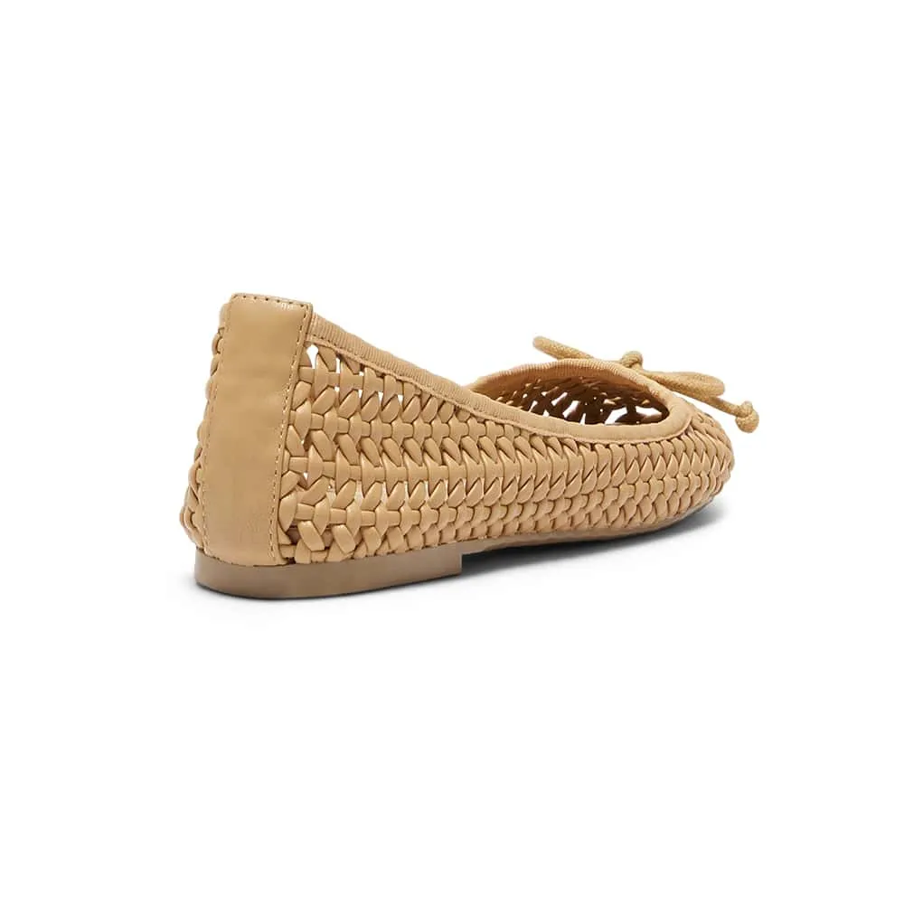 Sloane Flat in Caramel Weave