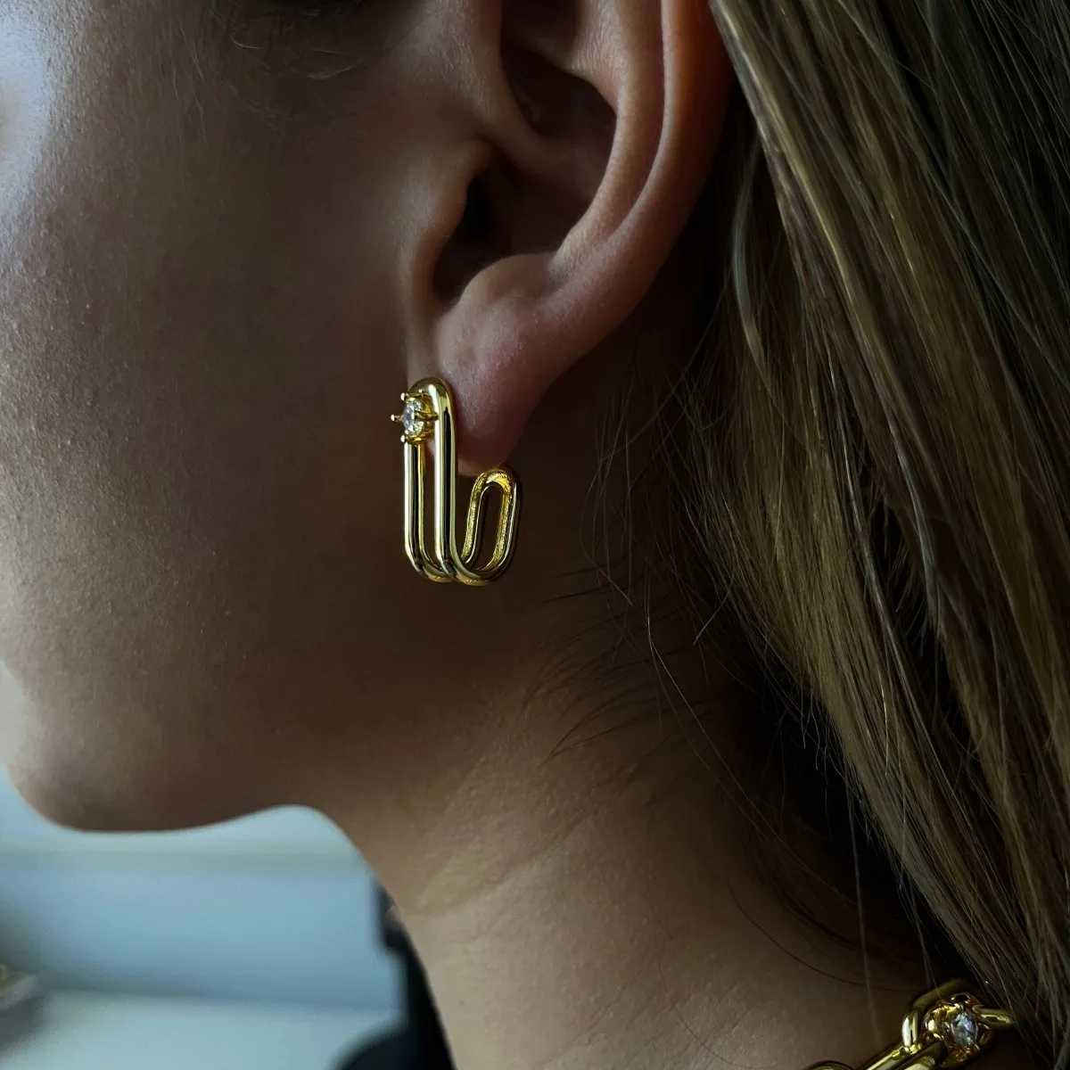 THE LINK CURVE EARRINGS